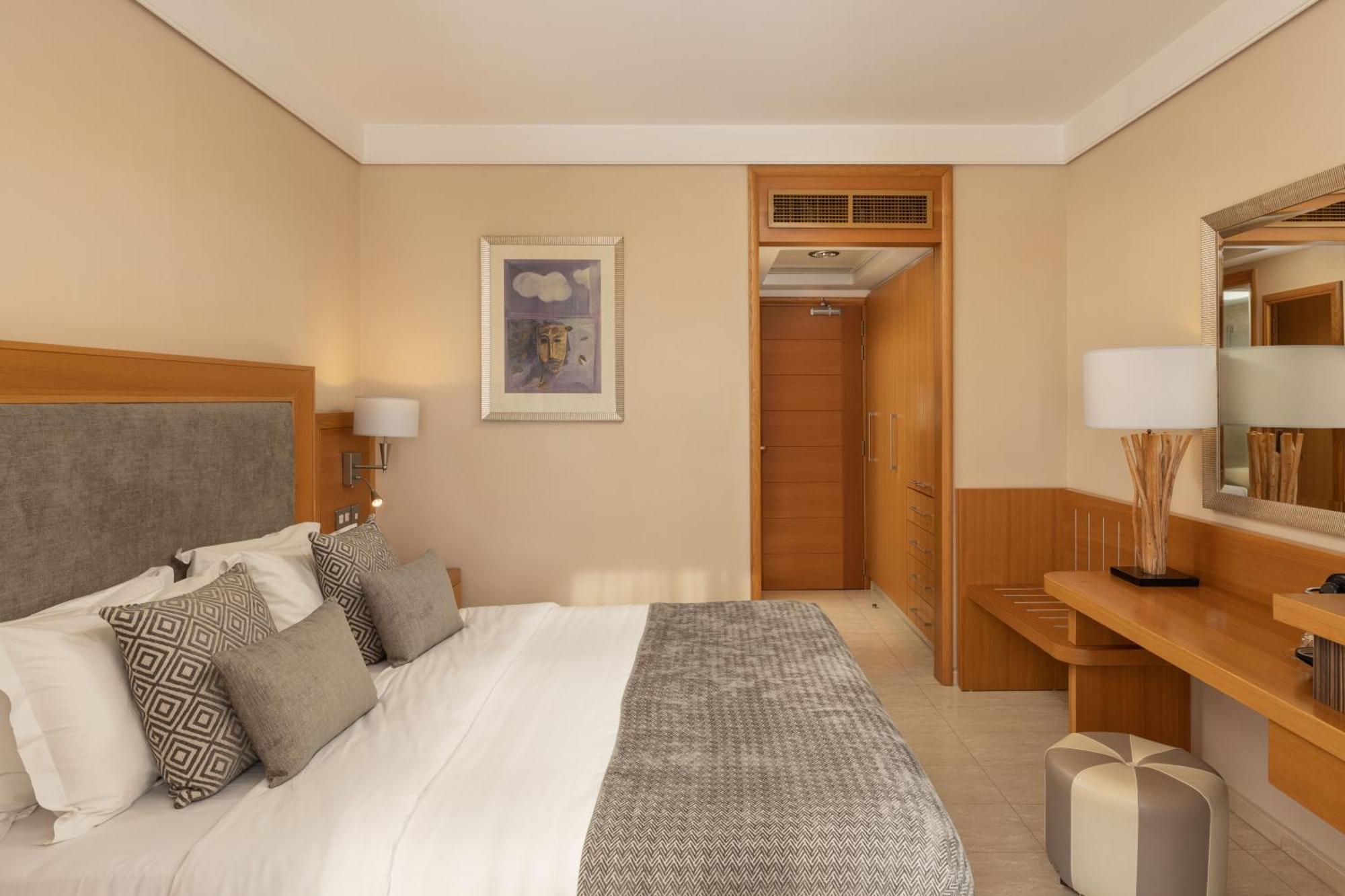 Atlantica Golden Beach Hotel - Adults Only Kissonerga Exterior photo